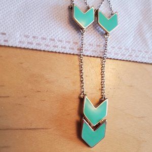 18" Gold Tone Teal Chevron Pendant Necklace Simple